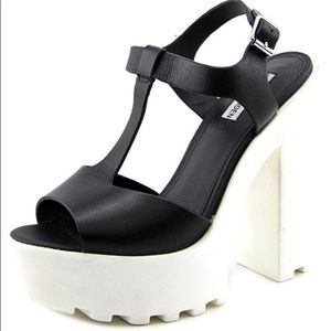 “Girl Talk” Steve Madden Platform Sandal